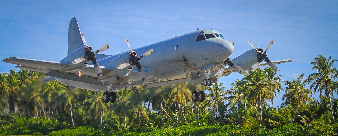 A Royal Australian Air Force P-3/AP-3C Orion maritime patrol aircraft, the same aircraft type used in the search for VH-DSJ