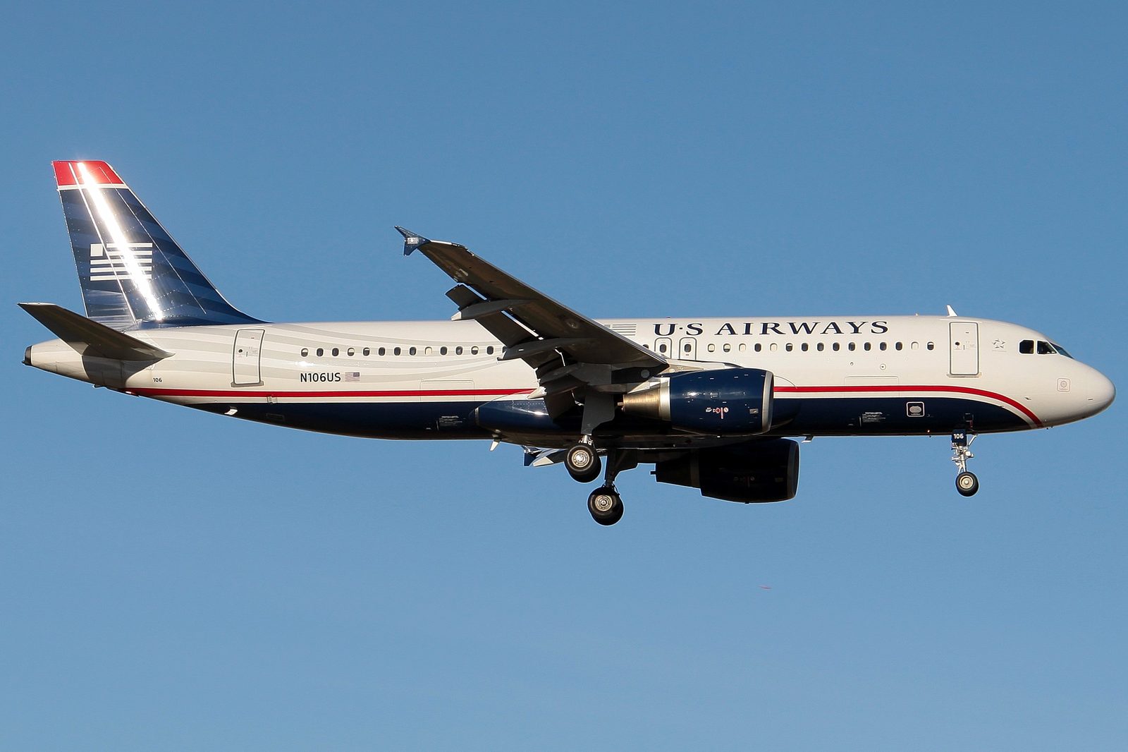 US Airways Airbus A320-214, registration N106US, photographed at Las Vegas in 2008