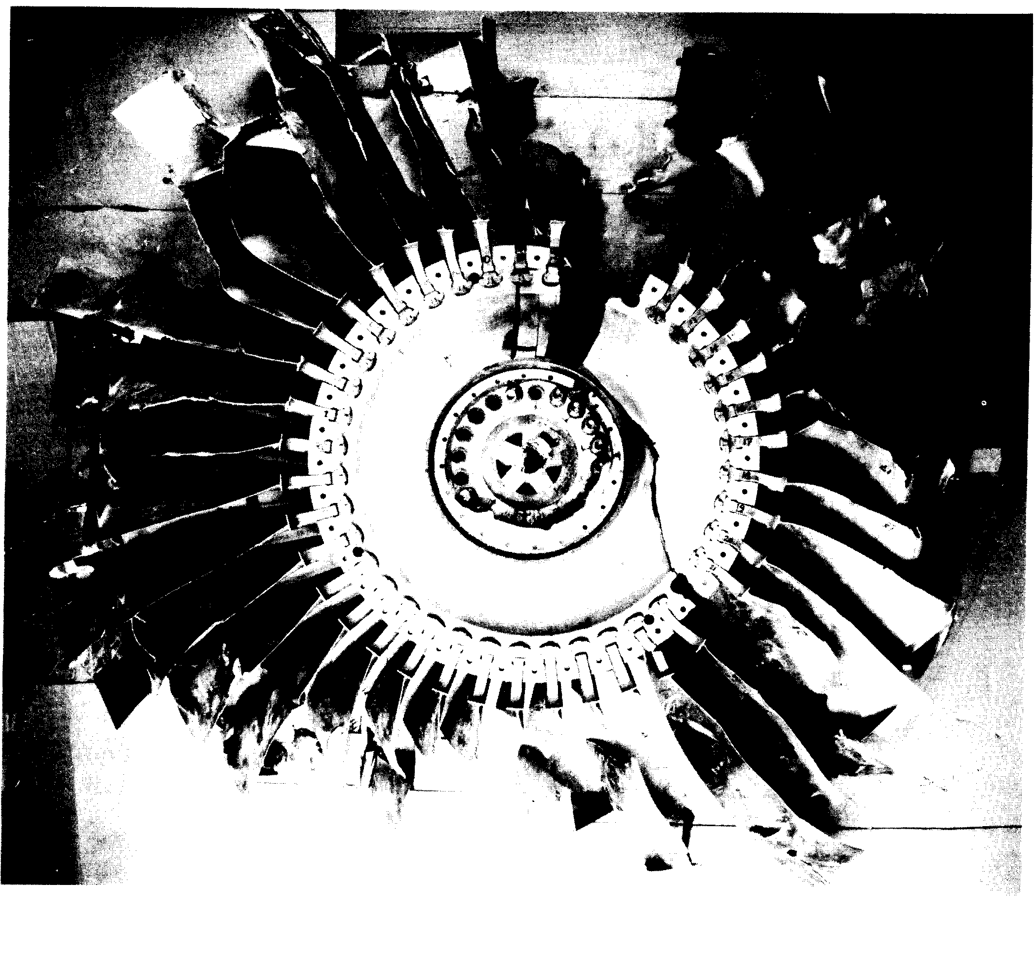 Official NTSB diagram of the failed CF6-6D engine fan disk that caused United Airlines Flight 232's total hydraulic failure