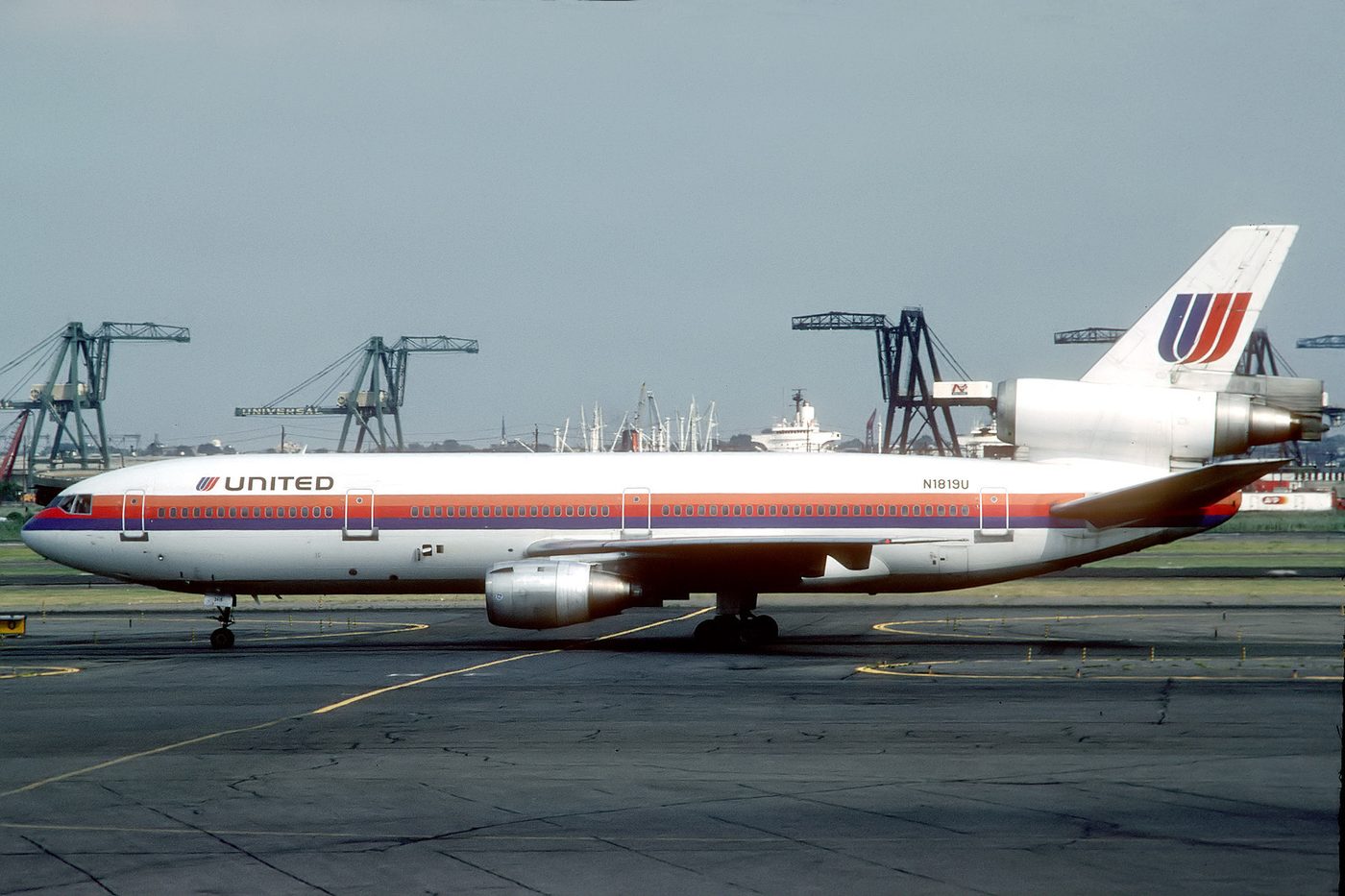 United Airlines McDonnell Douglas DC-10-10, registration N1819U, the aircraft later lost as Flight 232, photographed at Newark in 1980